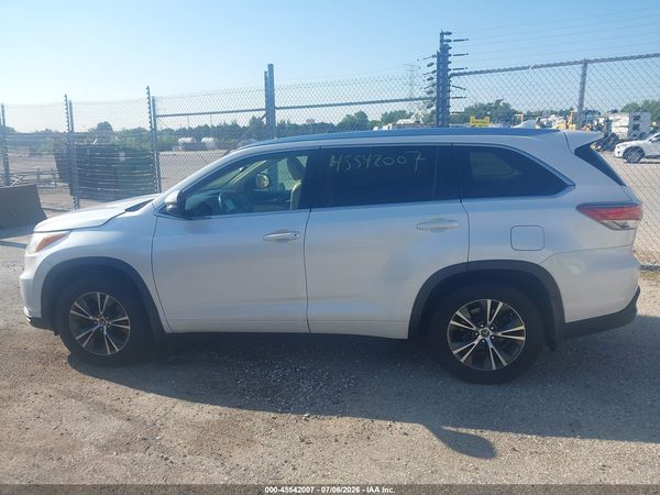 2016 TOYOTA HIGHLANDER XLE V6