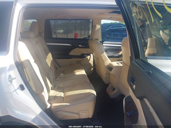 2016 TOYOTA HIGHLANDER XLE V6