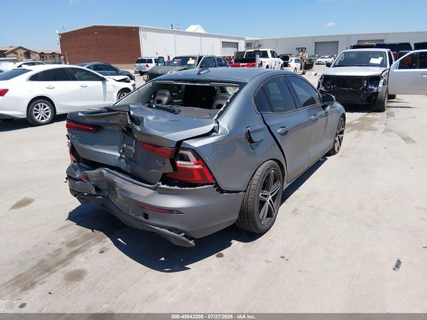 2020 VOLVO S60 T6 MOMENTUM