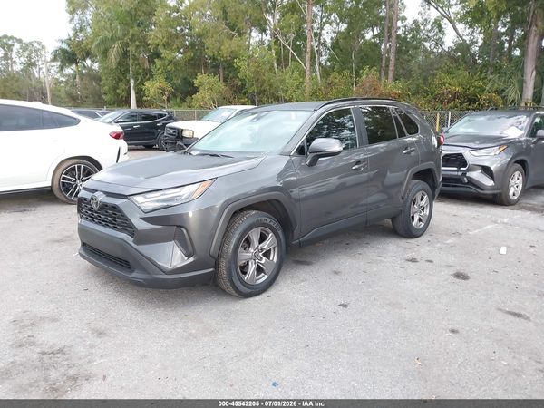 2022 TOYOTA RAV4 XLE