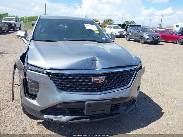 2024 CADILLAC XT4 FWD LUXURY