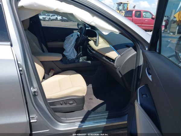 2024 CADILLAC XT4 FWD LUXURY
