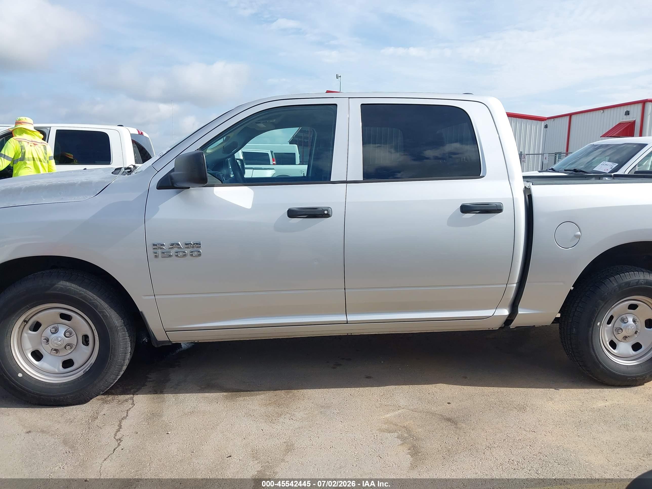 2018 RAM 1500 TRADESMAN  4X2 5'7 BOX