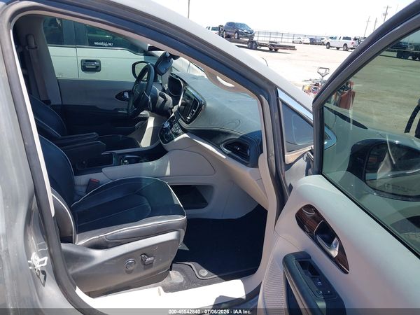 2023 CHRYSLER PACIFICA LIMITED — I5