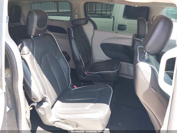2023 CHRYSLER PACIFICA LIMITED — I8