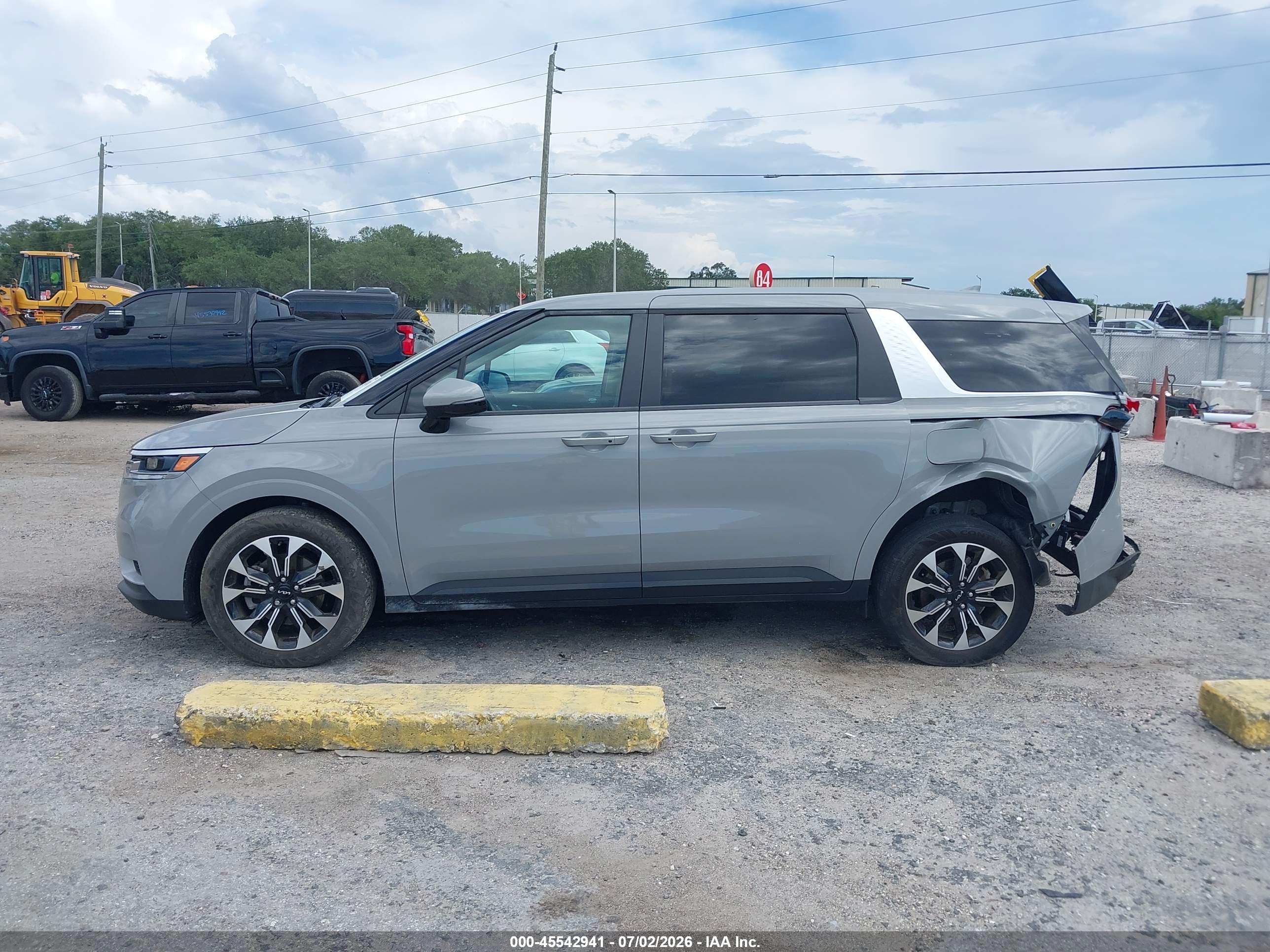 2024 KIA CARNIVAL MPV EX