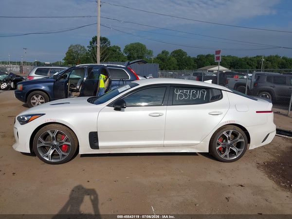 2020 KIA STINGER