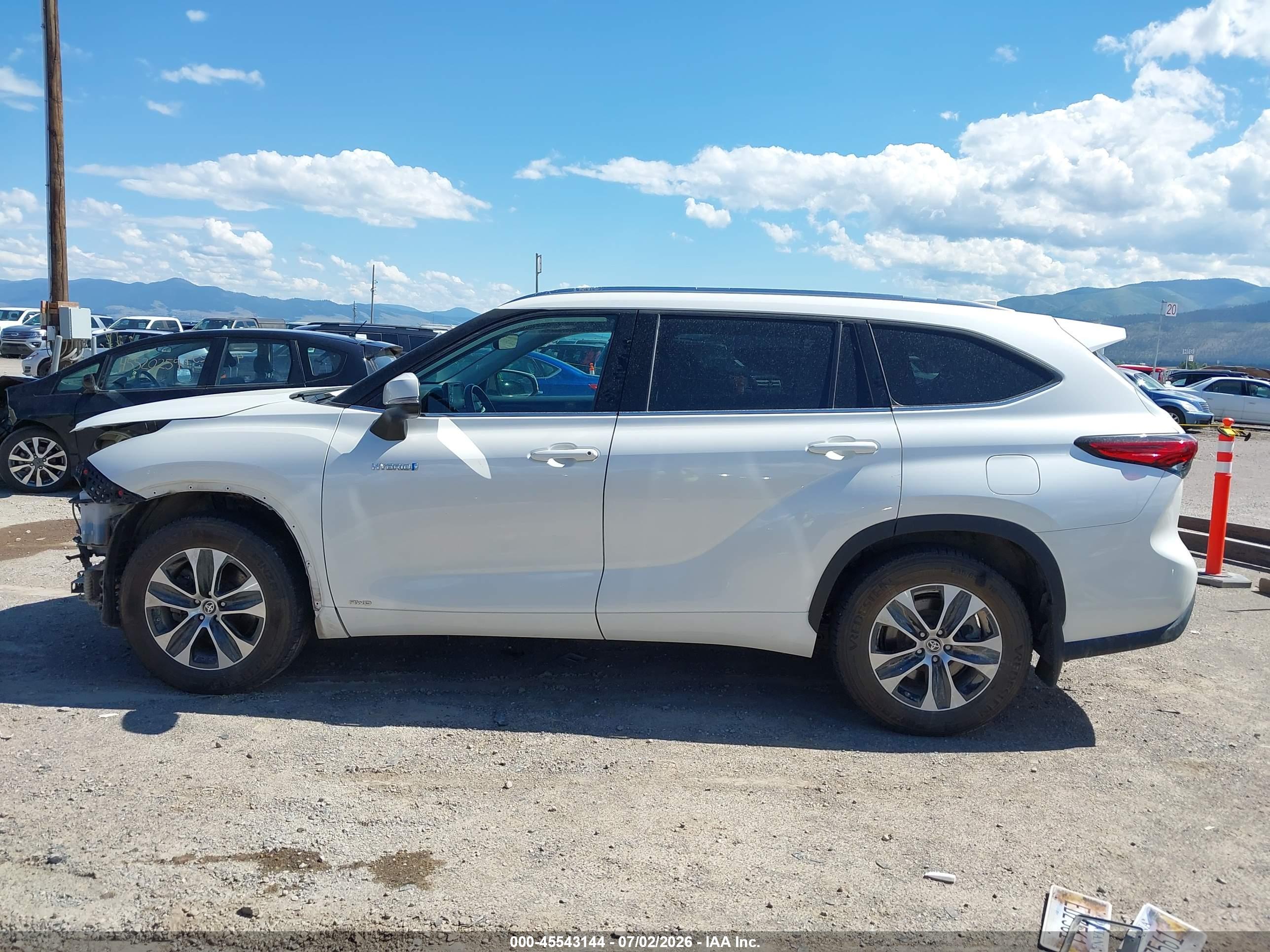 2020 TOYOTA HIGHLANDER HYBRID XLE