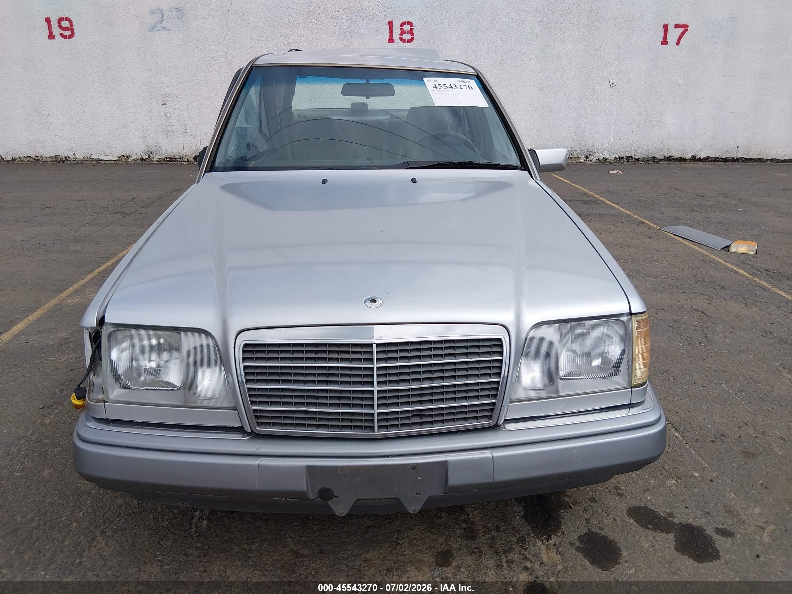 1995 MERCEDES-BENZ E E320 124