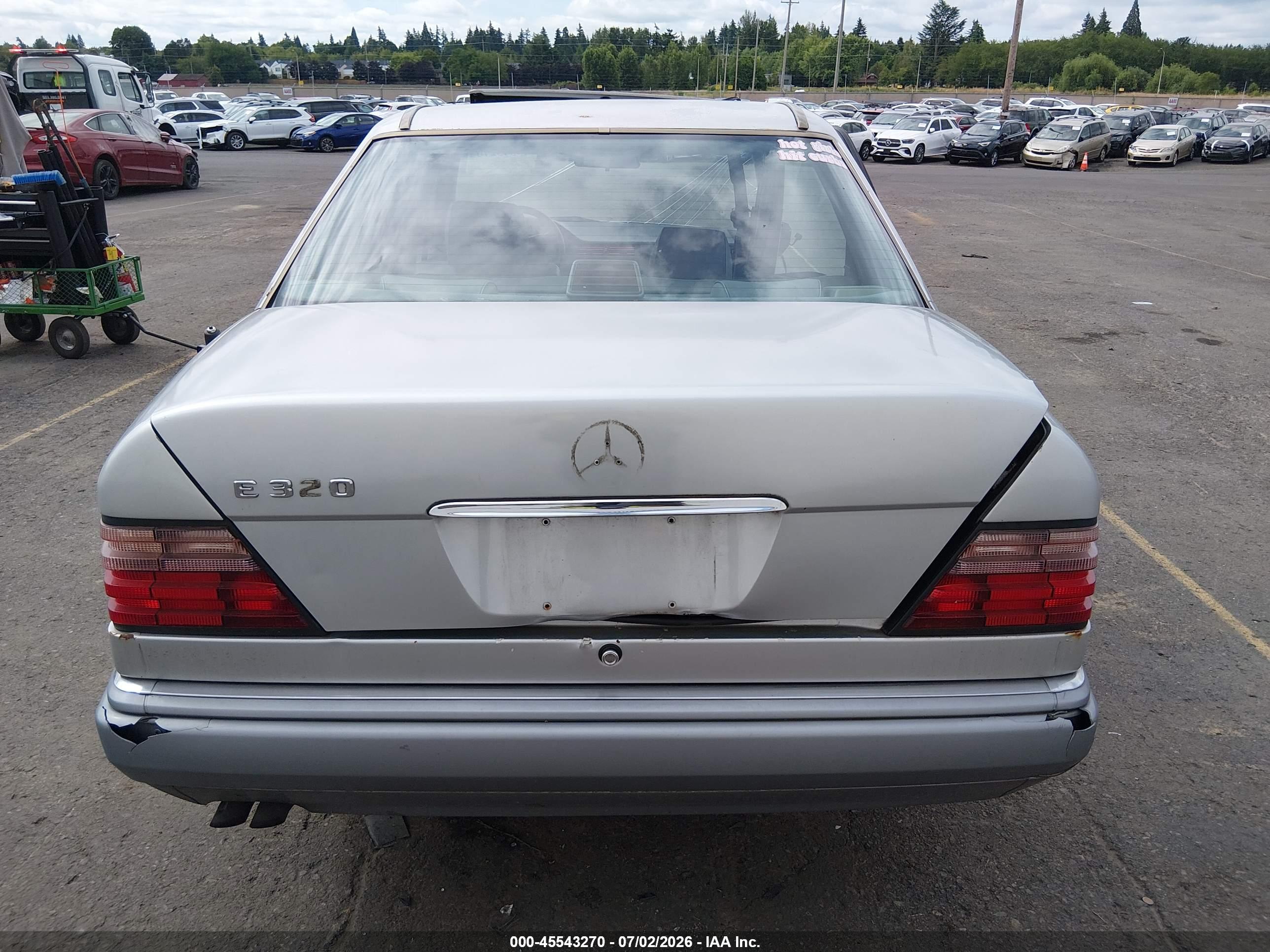 1995 MERCEDES-BENZ E E320 124