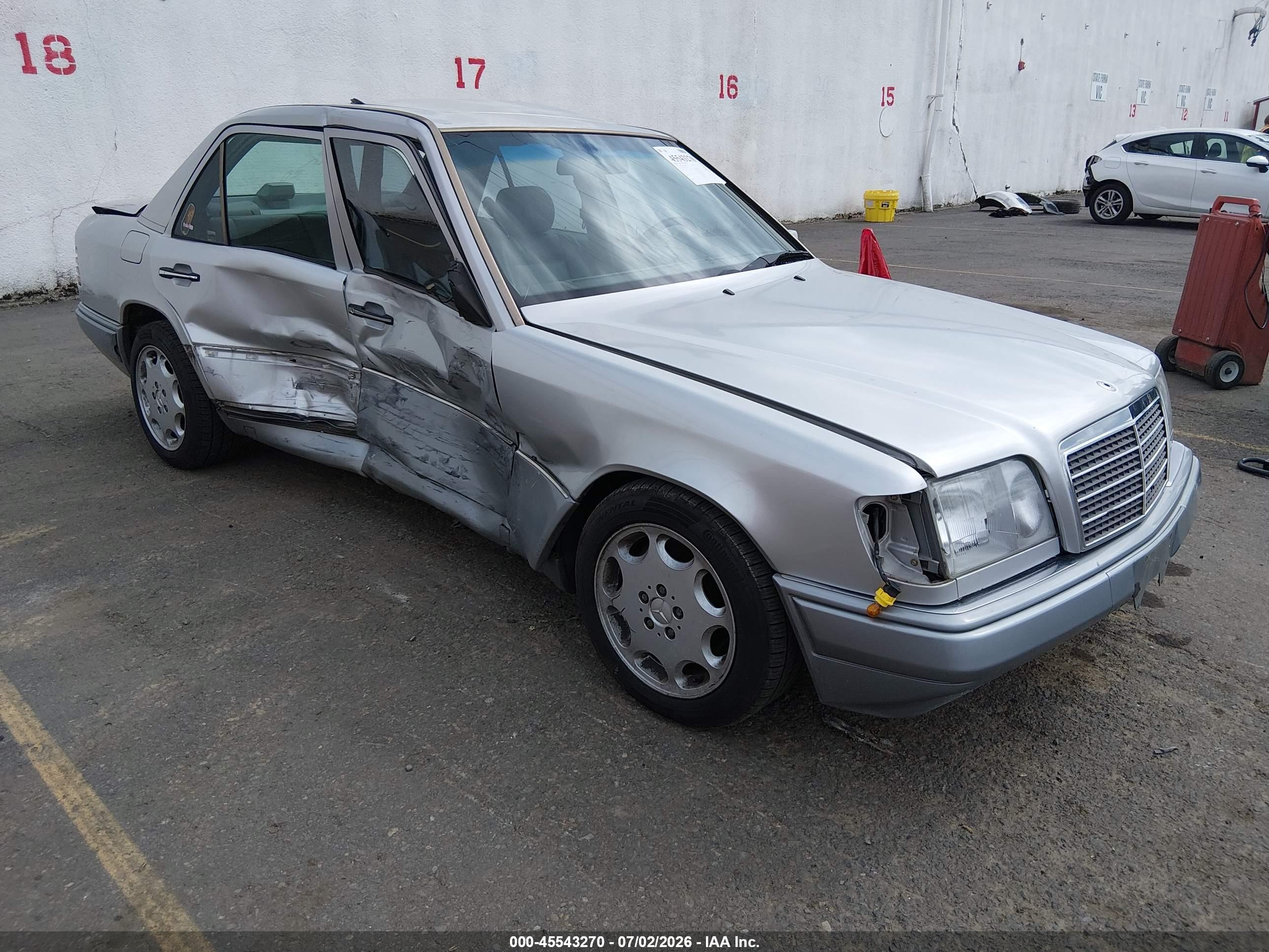 1995 MERCEDES-BENZ E E320 124