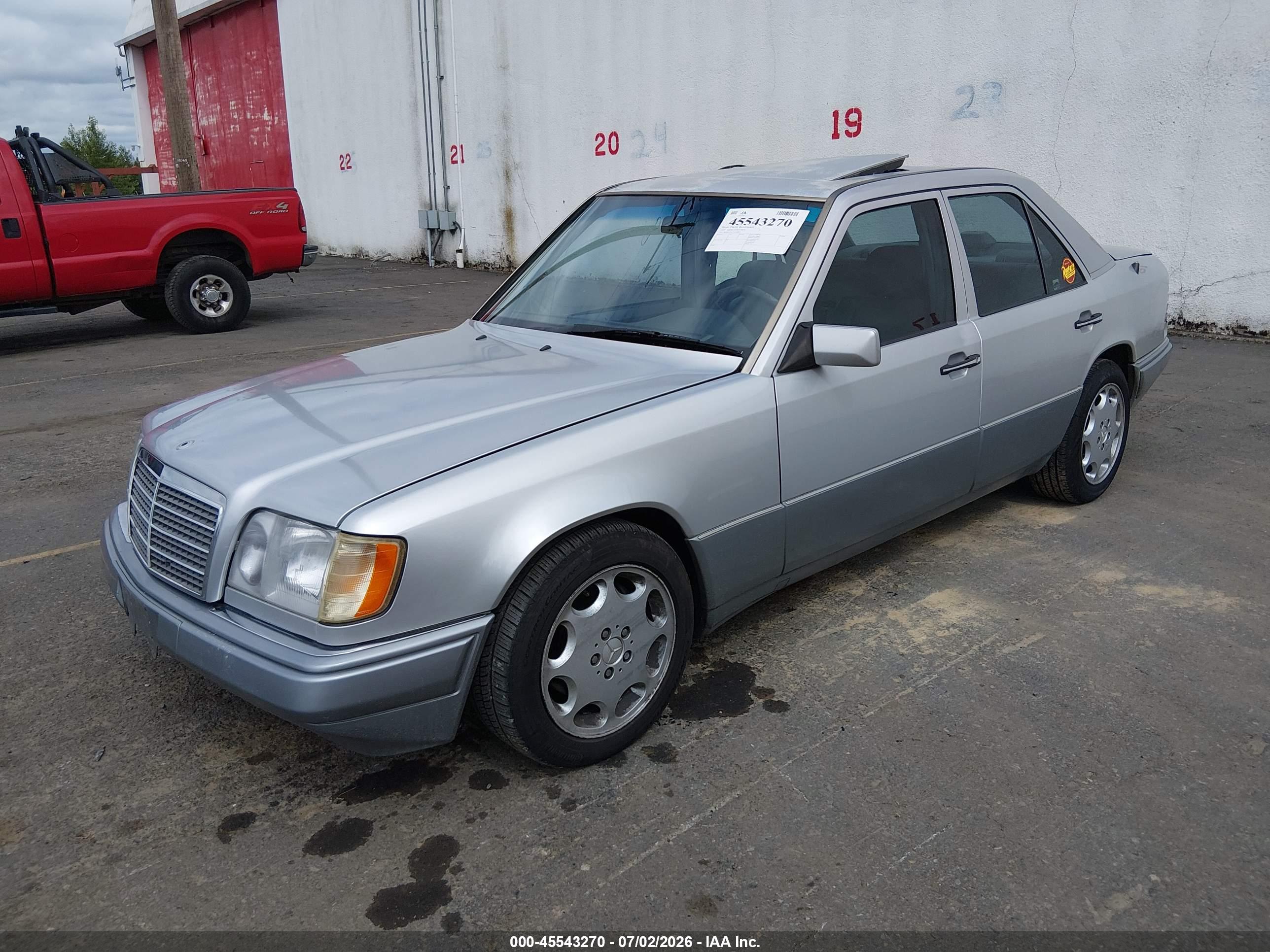1995 MERCEDES-BENZ E E320 124