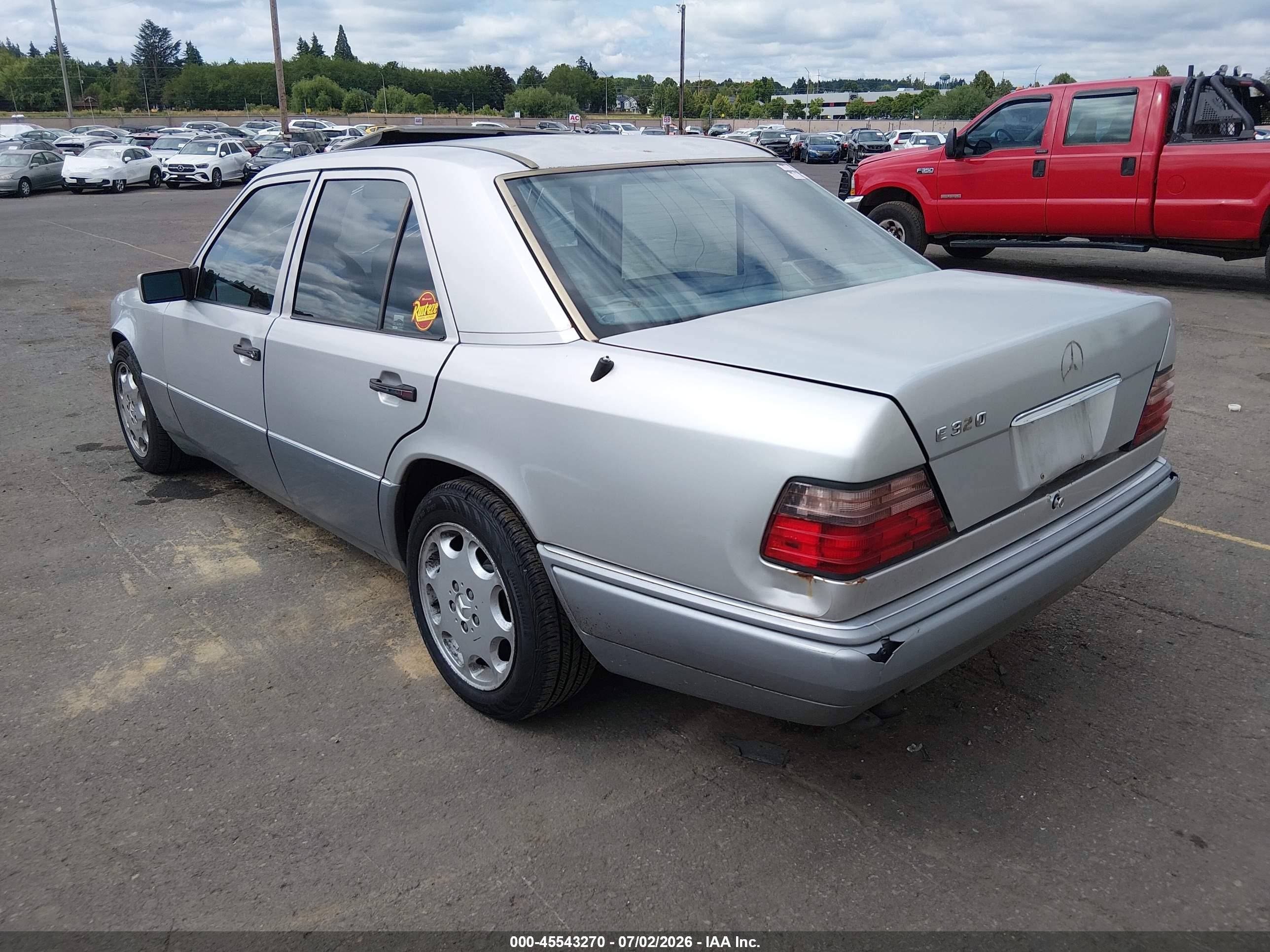 1995 MERCEDES-BENZ E E320 124