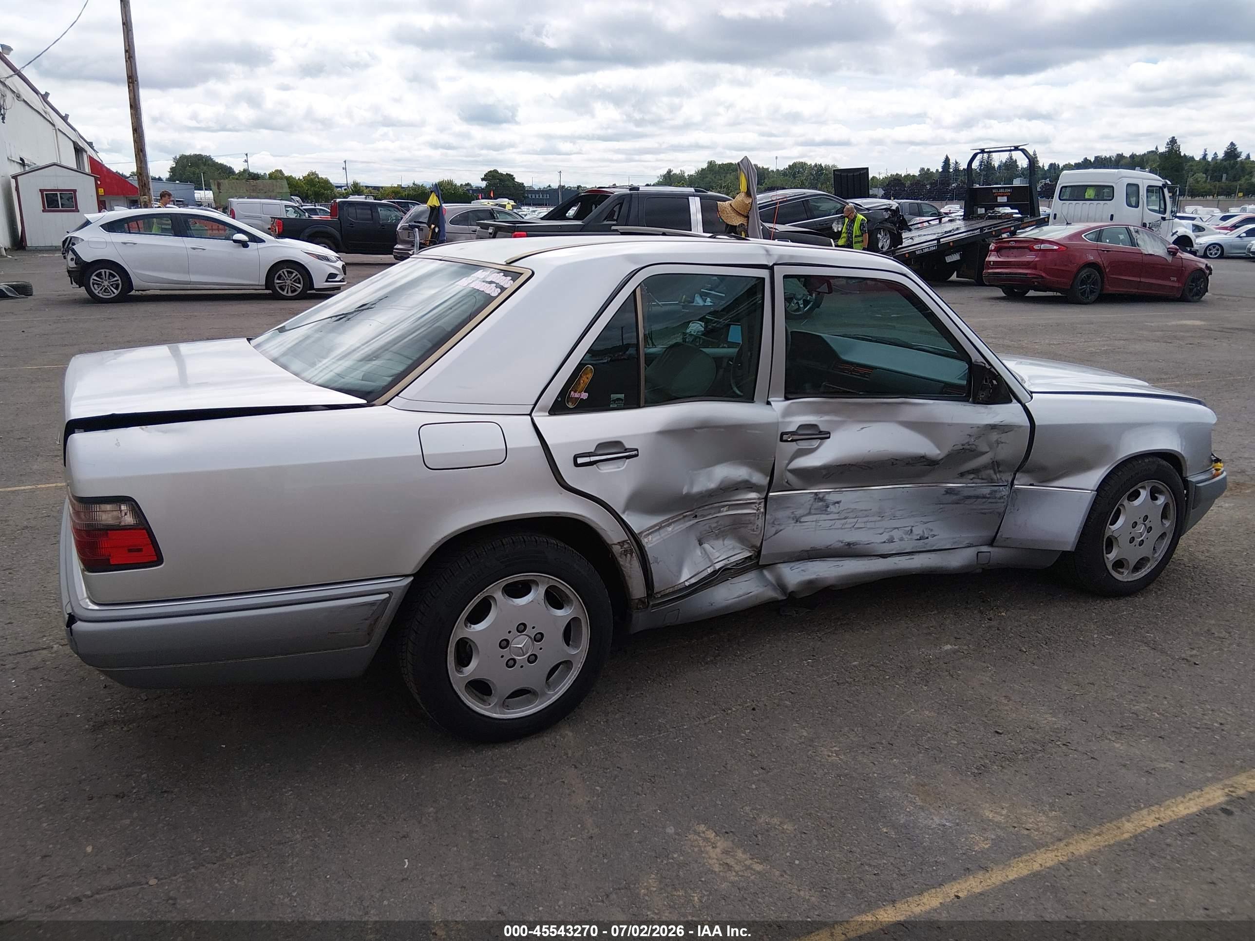 1995 MERCEDES-BENZ E E320 124