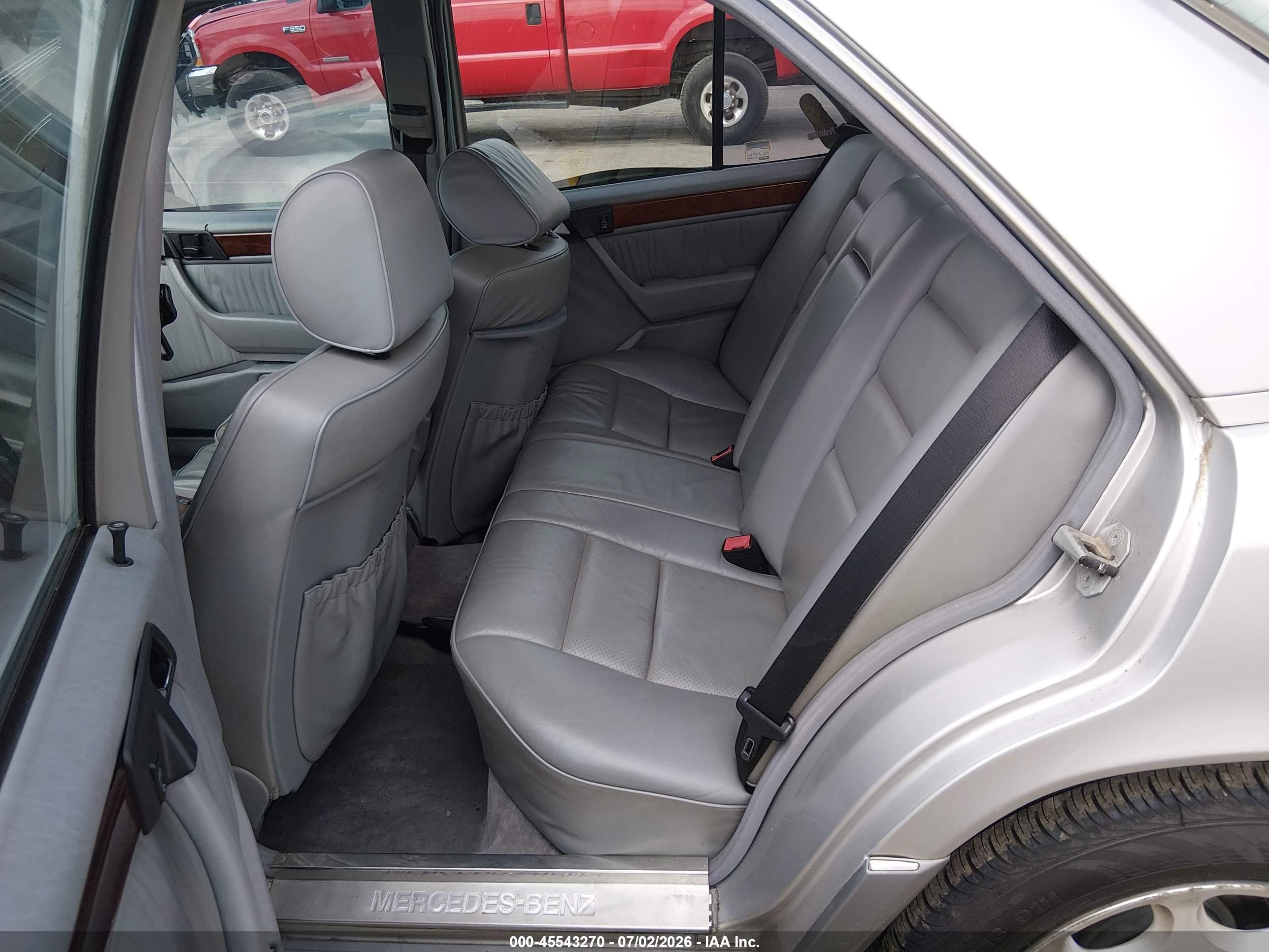 1995 MERCEDES-BENZ E E320 124