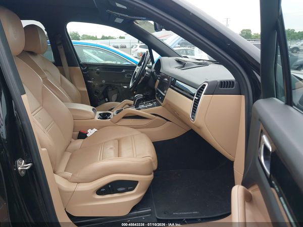 2023 PORSCHE CAYENNE PLATINUM EDITION