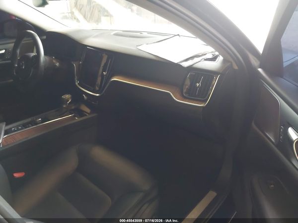 2020 VOLVO S60 T5 MOMENTUM