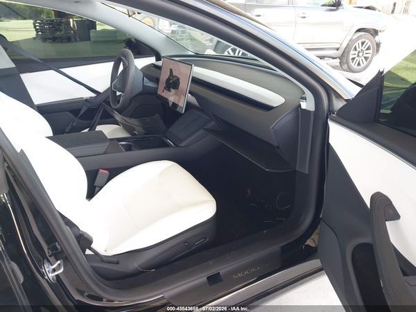 2025 TESLA MODEL 3