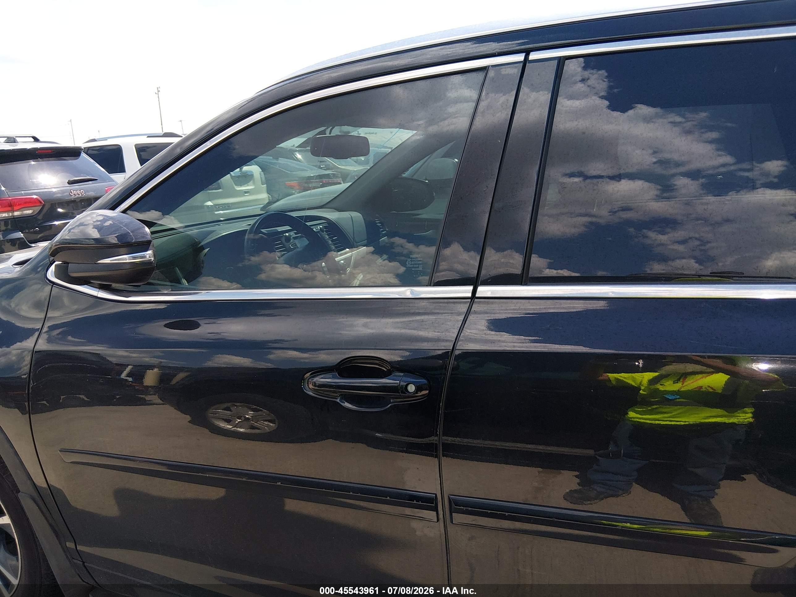 2016 TOYOTA HIGHLANDER XLE V6