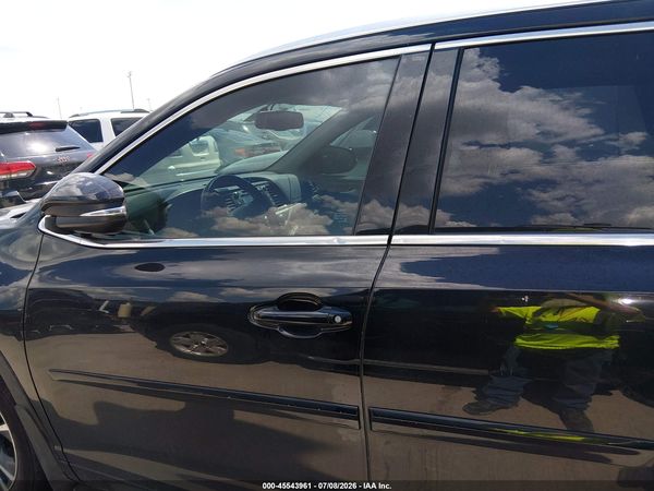2016 TOYOTA HIGHLANDER XLE V6