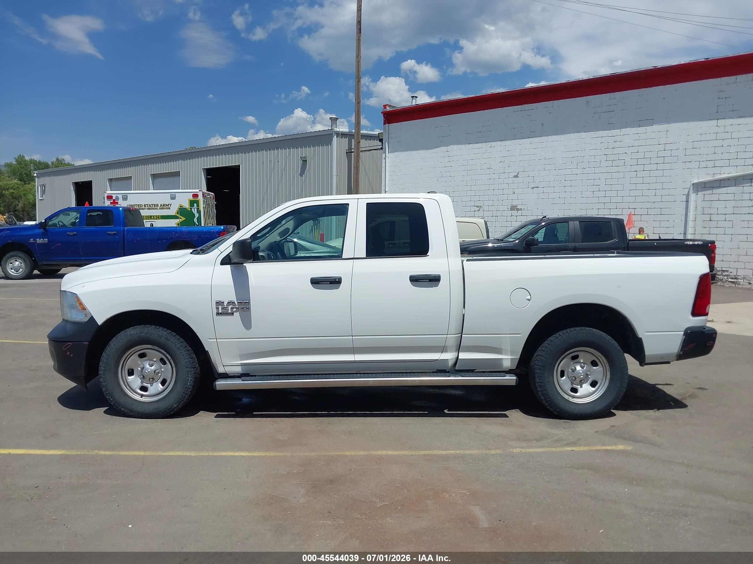 2020 RAM 1500 CLASSIC TRADESMAN  4X4 6'4 BOX