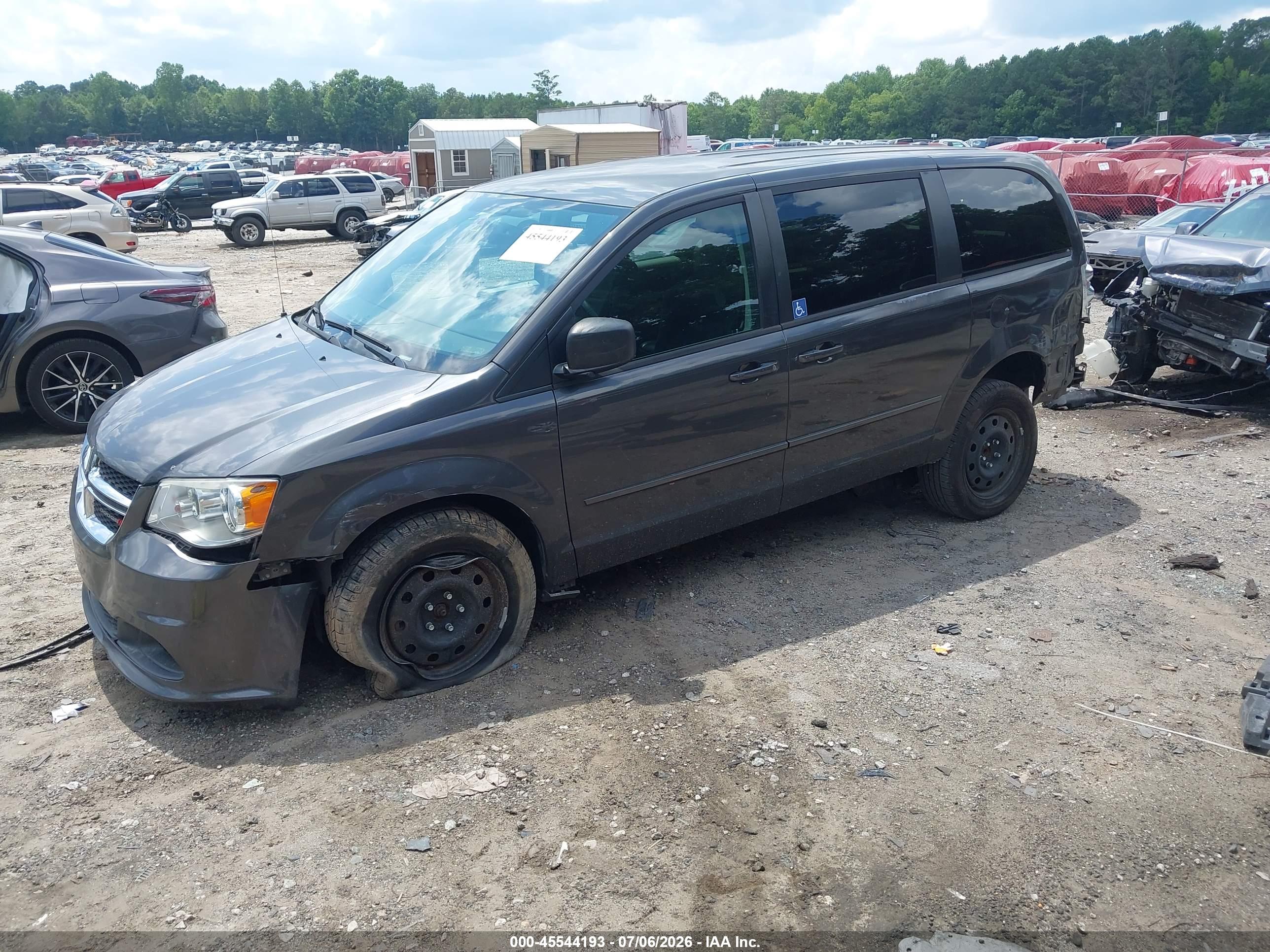 2016 DODGE GRAND CARAVAN SE — I2