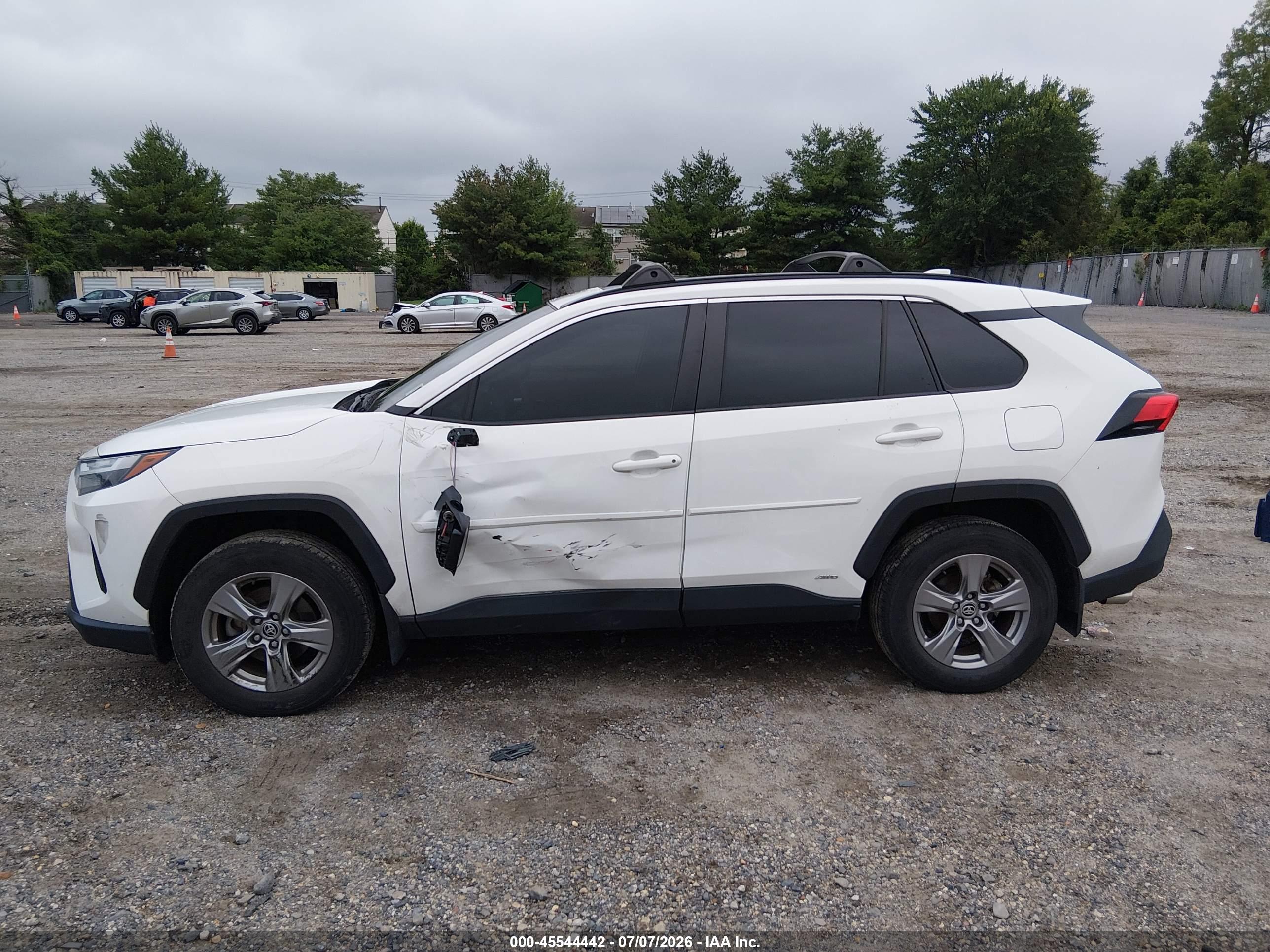 2023 TOYOTA RAV4 HYBRID XLE