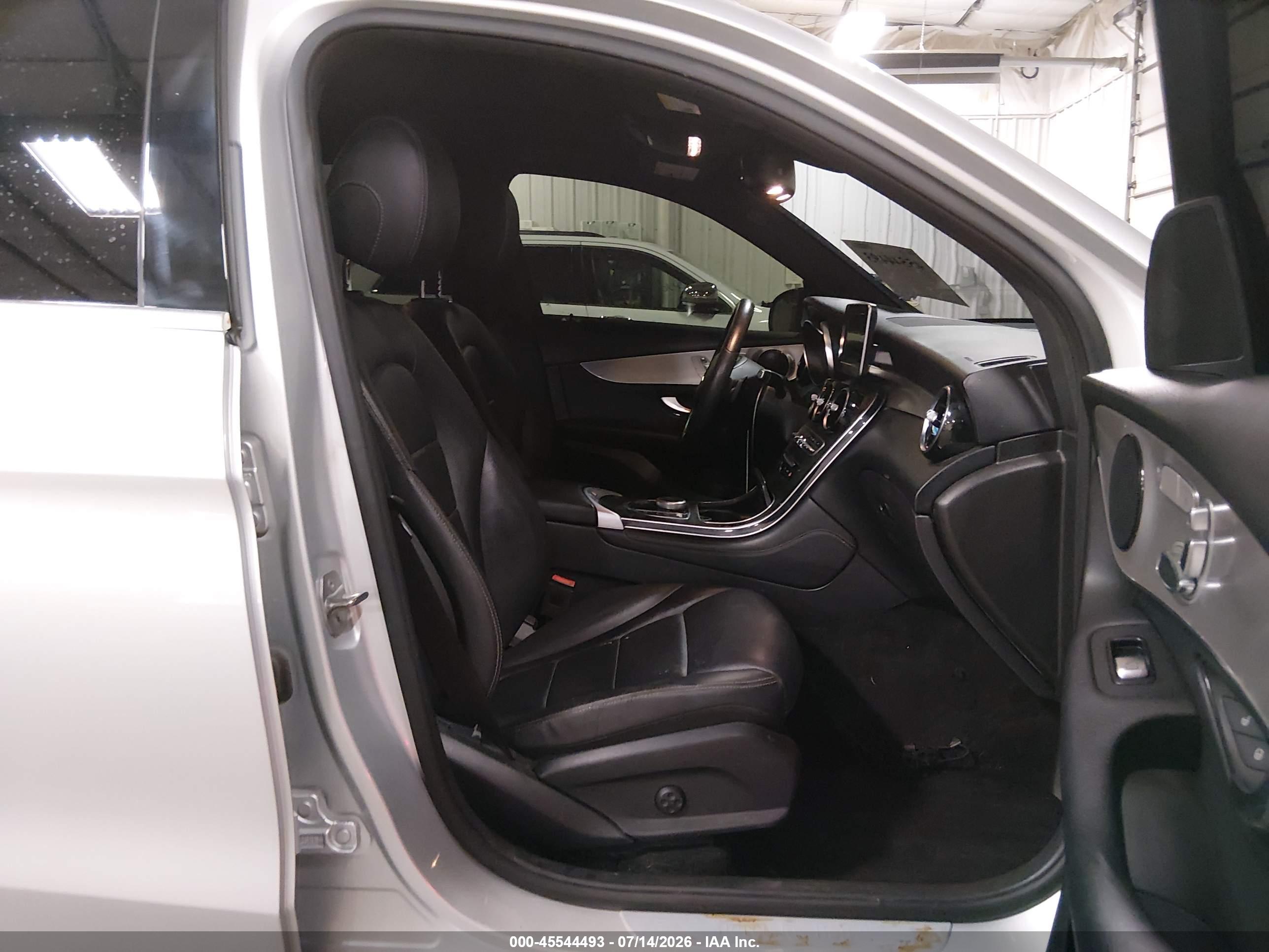 2019 MERCEDES-BENZ GLC 300 4MATIC