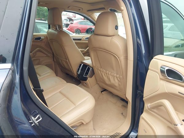 2012 PORSCHE CAYENNE