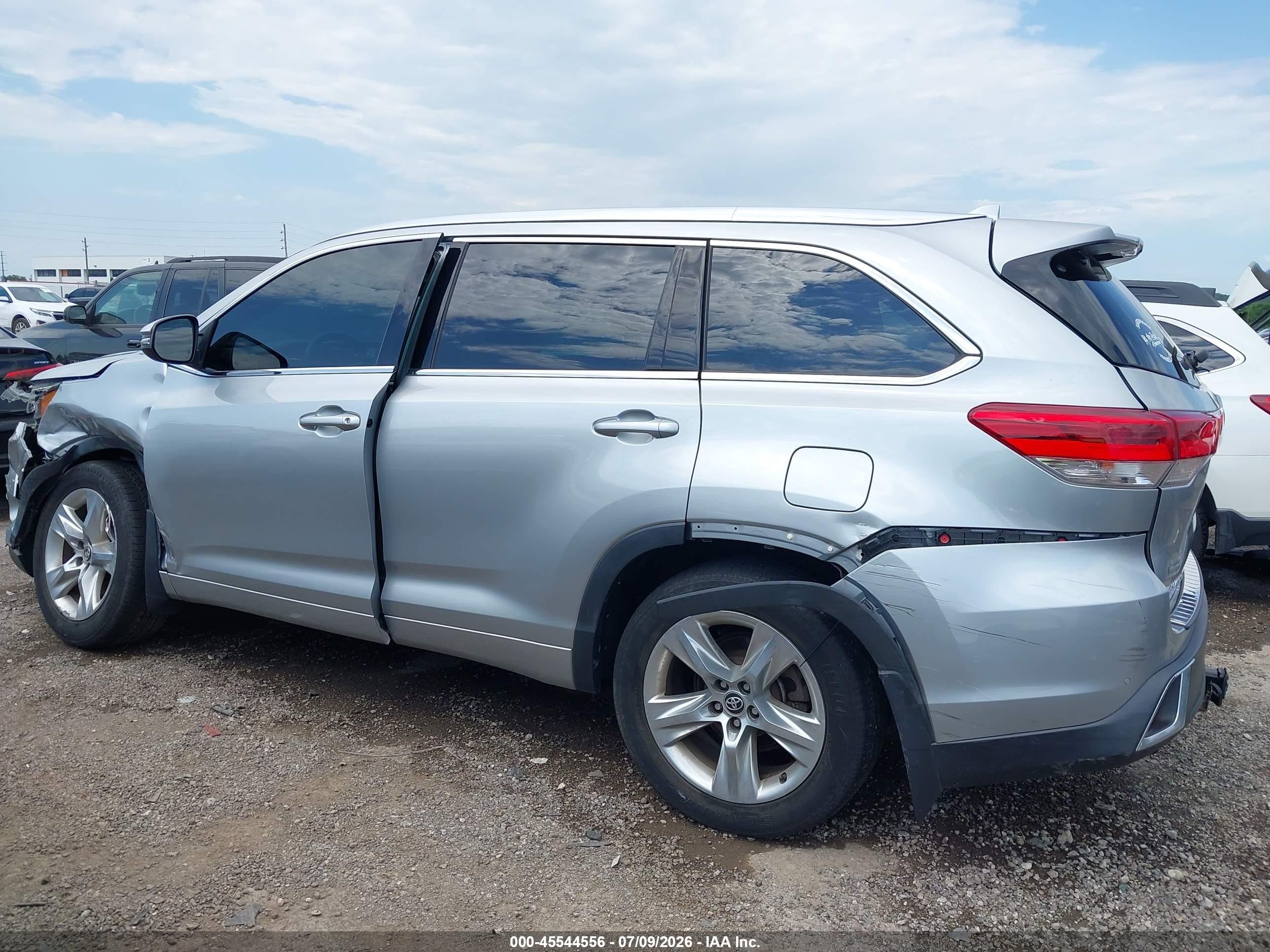 2019 TOYOTA HIGHLANDER LIMITED