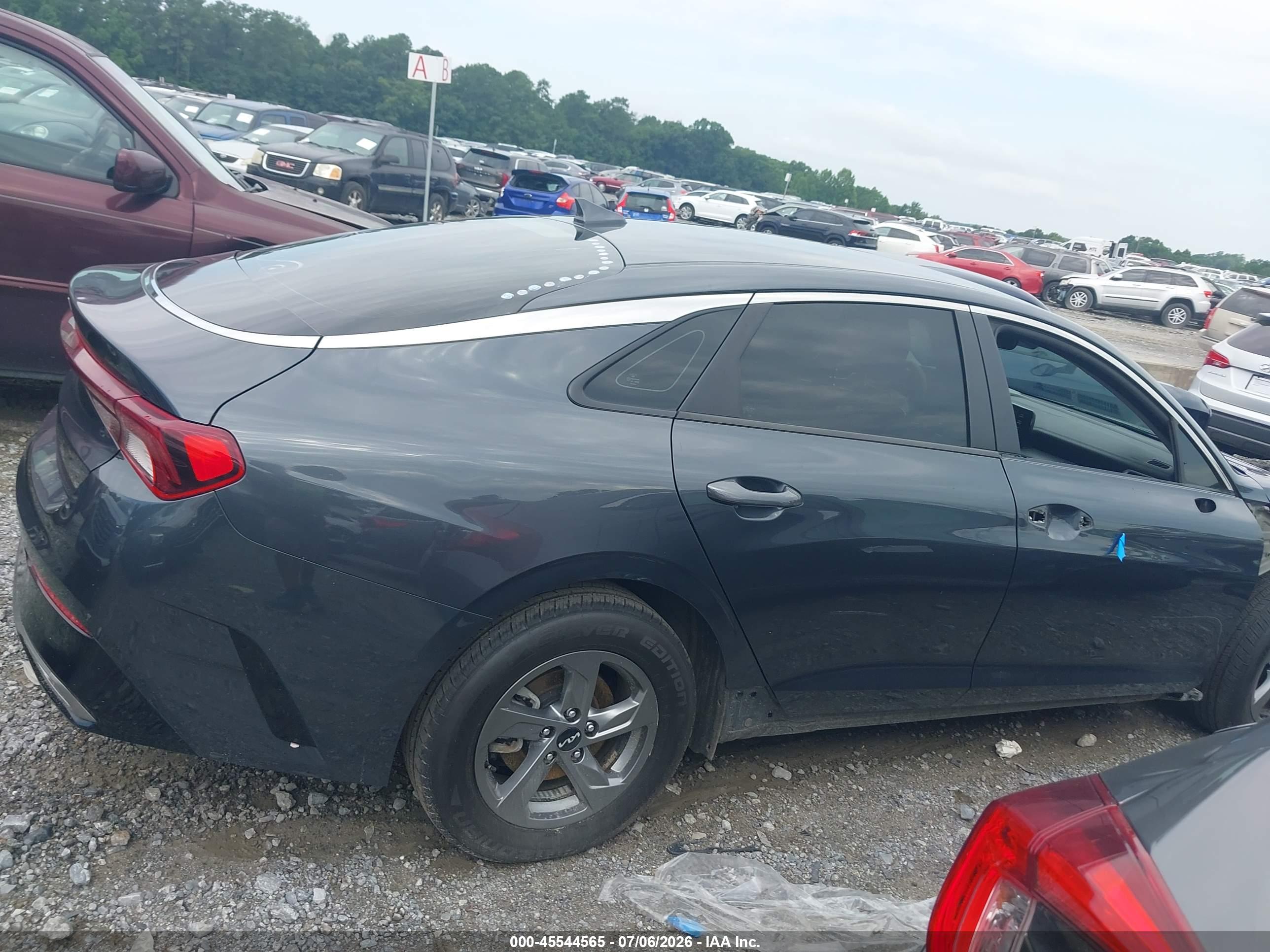 2022 KIA K5 LXS
