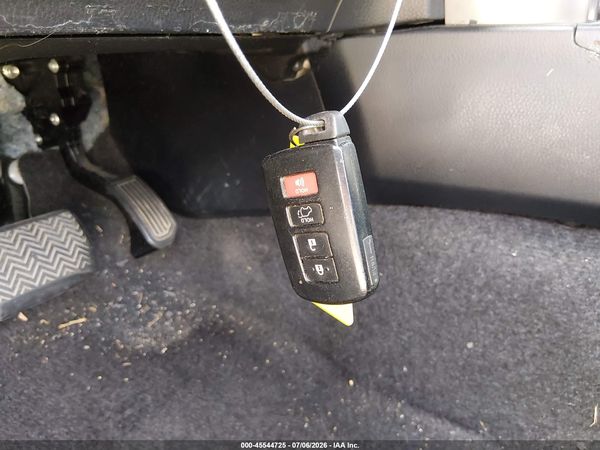 2018 TOYOTA RAV4 SE