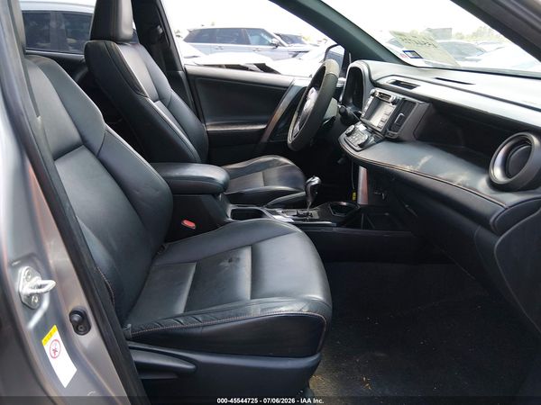 2018 TOYOTA RAV4 SE