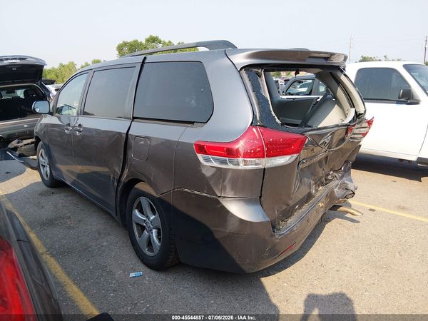 2014 TOYOTA SIENNA LE V6 8 PASSENGER