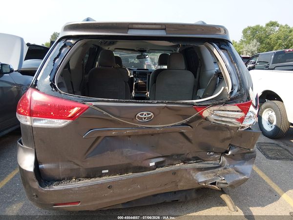 2014 TOYOTA SIENNA LE V6 8 PASSENGER