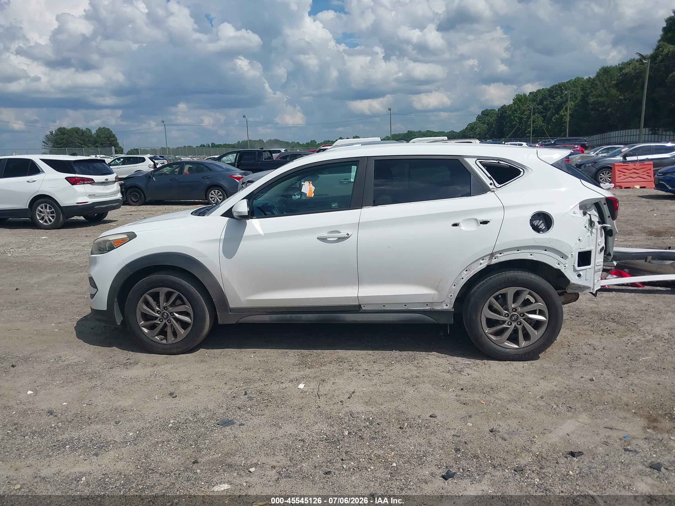 2018 HYUNDAI TUCSON SE