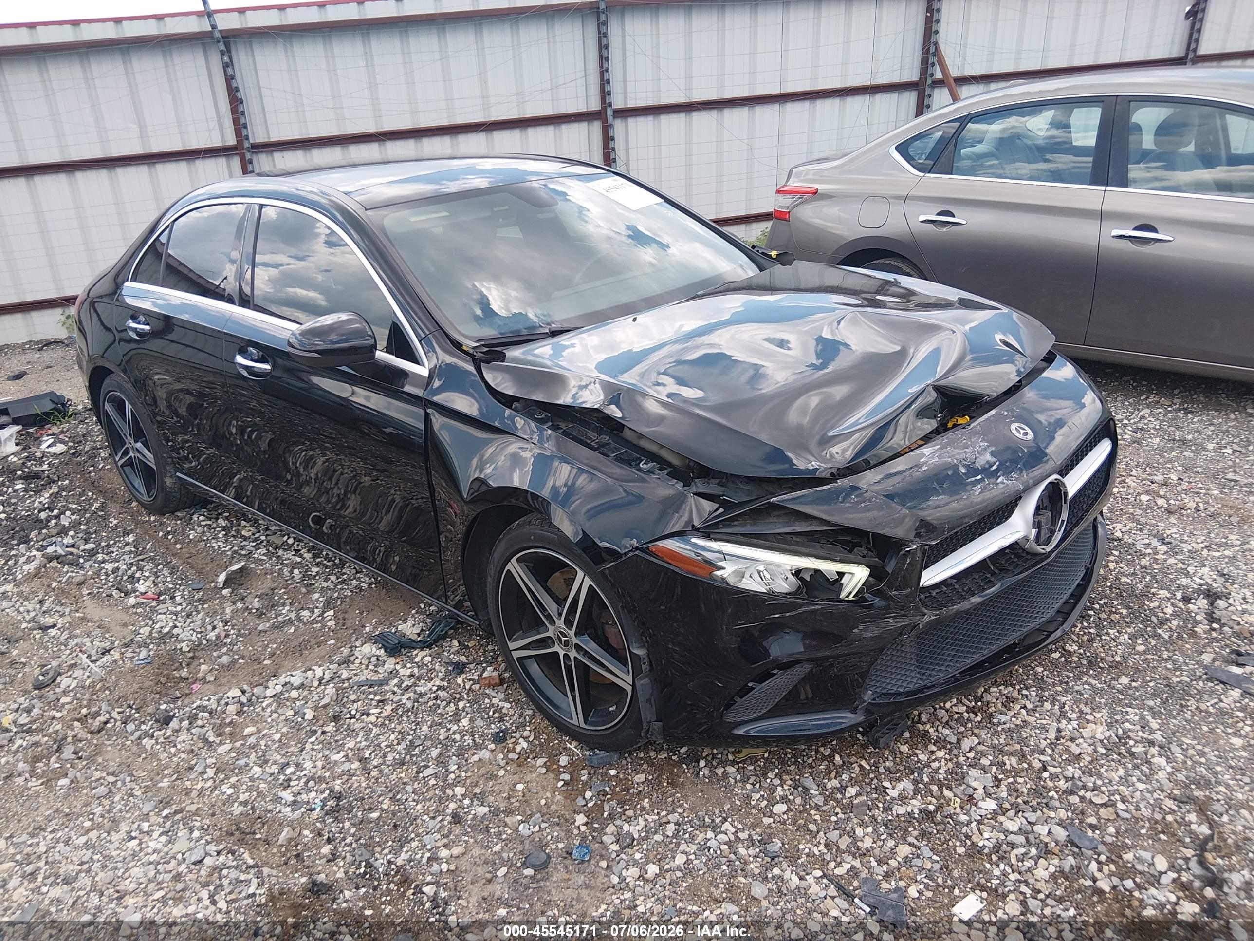 2020 MERCEDES-BENZ A 220 A220