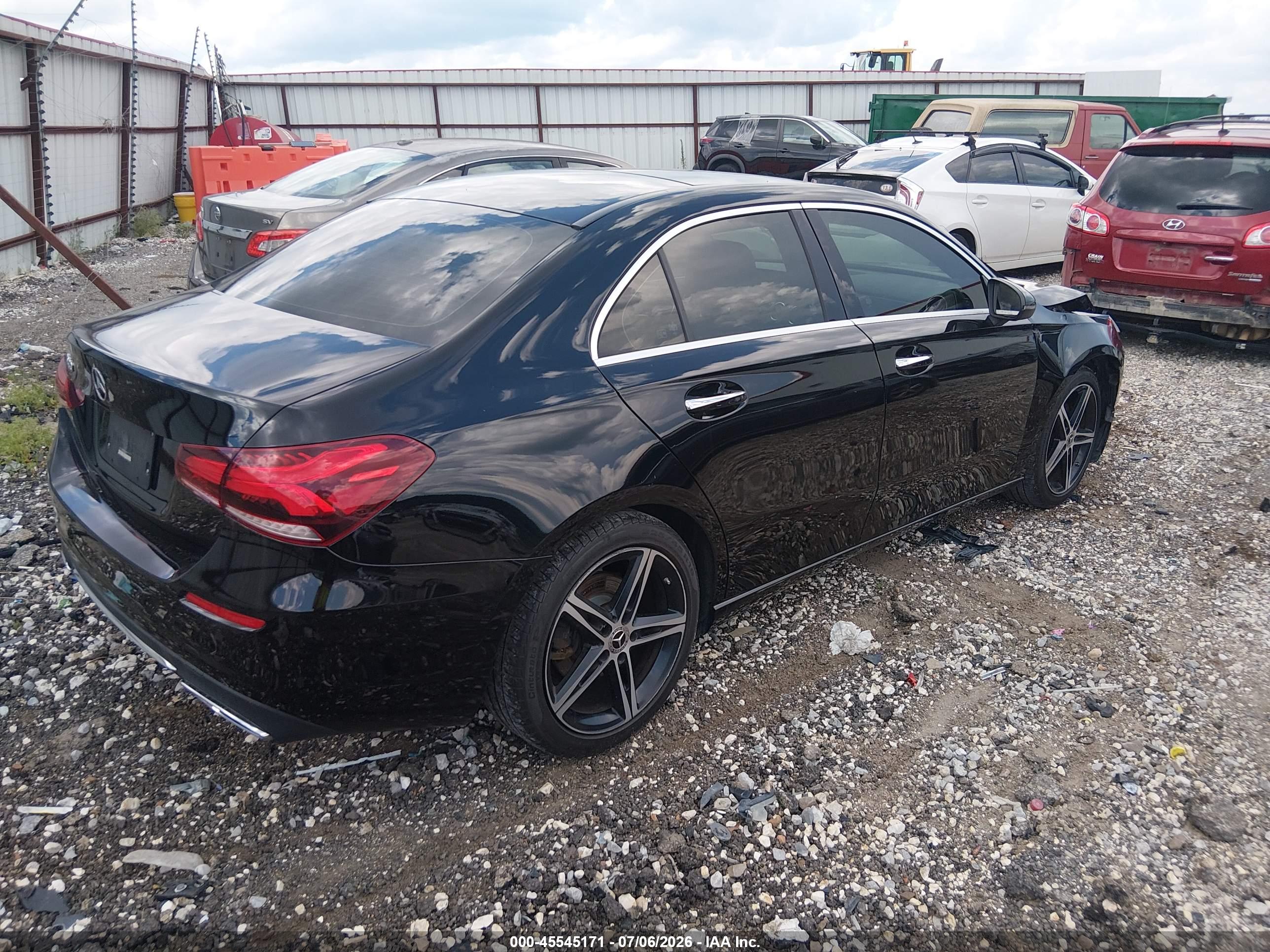2020 MERCEDES-BENZ A 220 A220