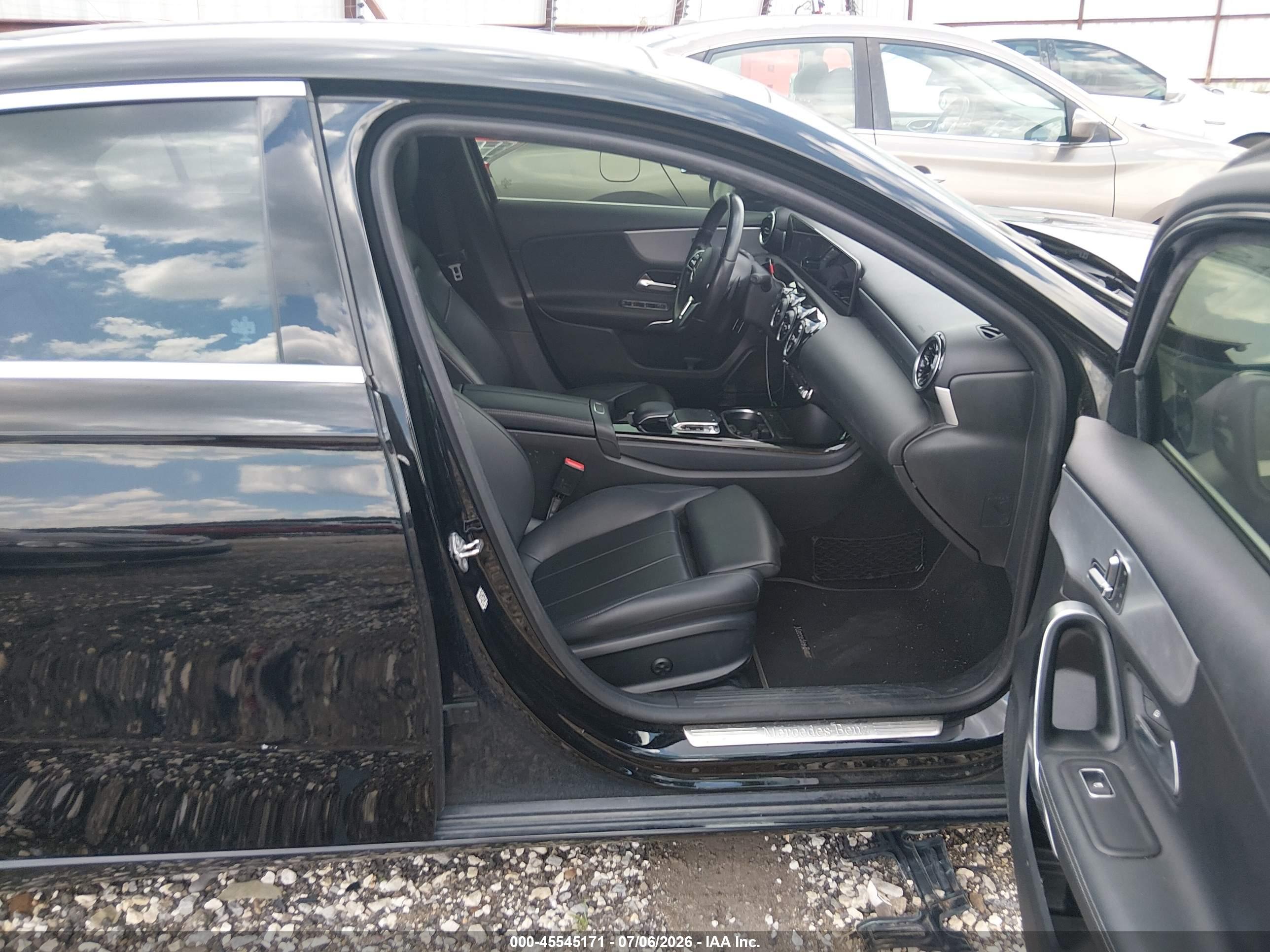 2020 MERCEDES-BENZ A 220 A220