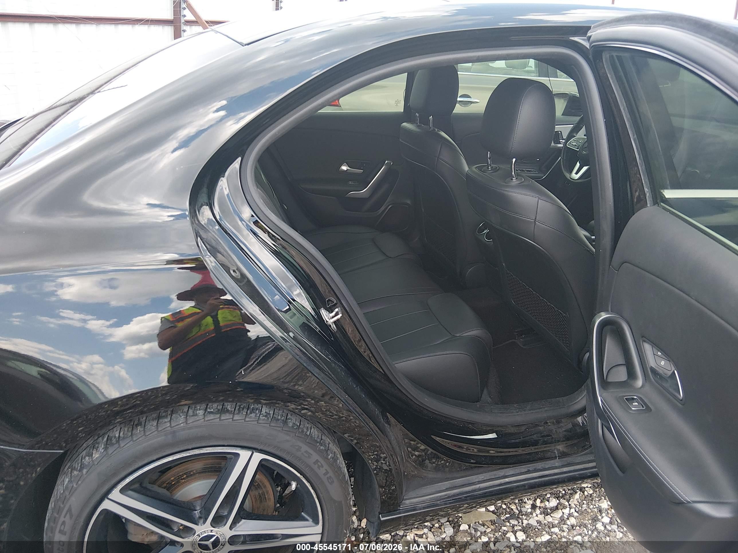 2020 MERCEDES-BENZ A 220 A220