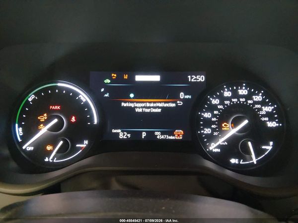 2025 TOYOTA SIENNA XLE — I7
