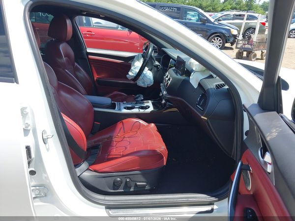 2022 KIA STINGER GT2