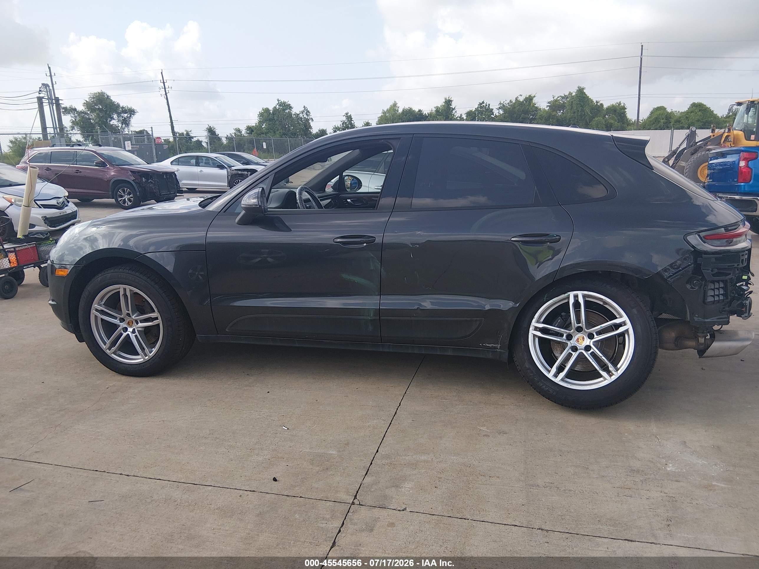 2019 PORSCHE MACAN