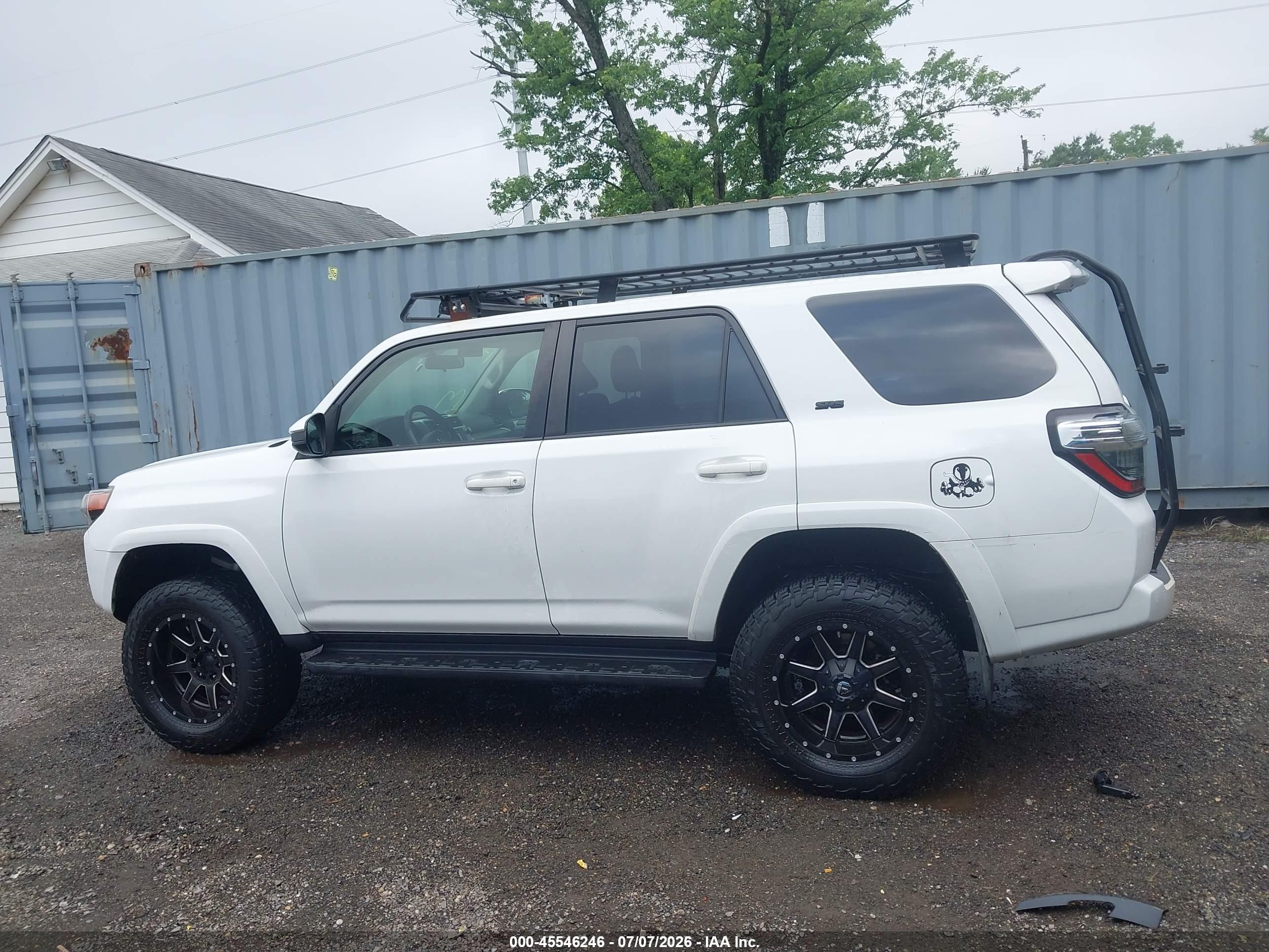 2018 TOYOTA 4RUNNER SR5