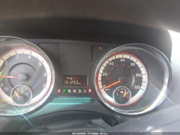 2014 DODGE GRAND CARAVAN SXT — I7