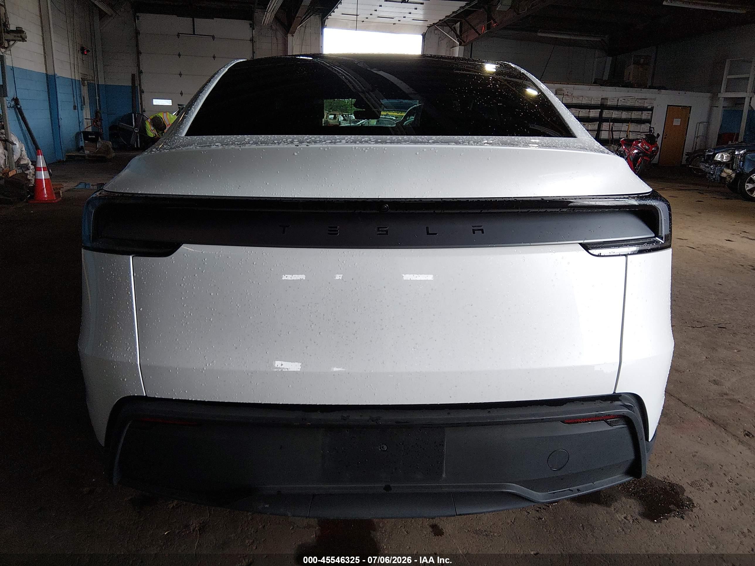 2026 TESLA MODEL Y