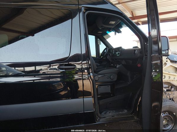 2025 MERCEDES-BENZ SPRINTER 2500
