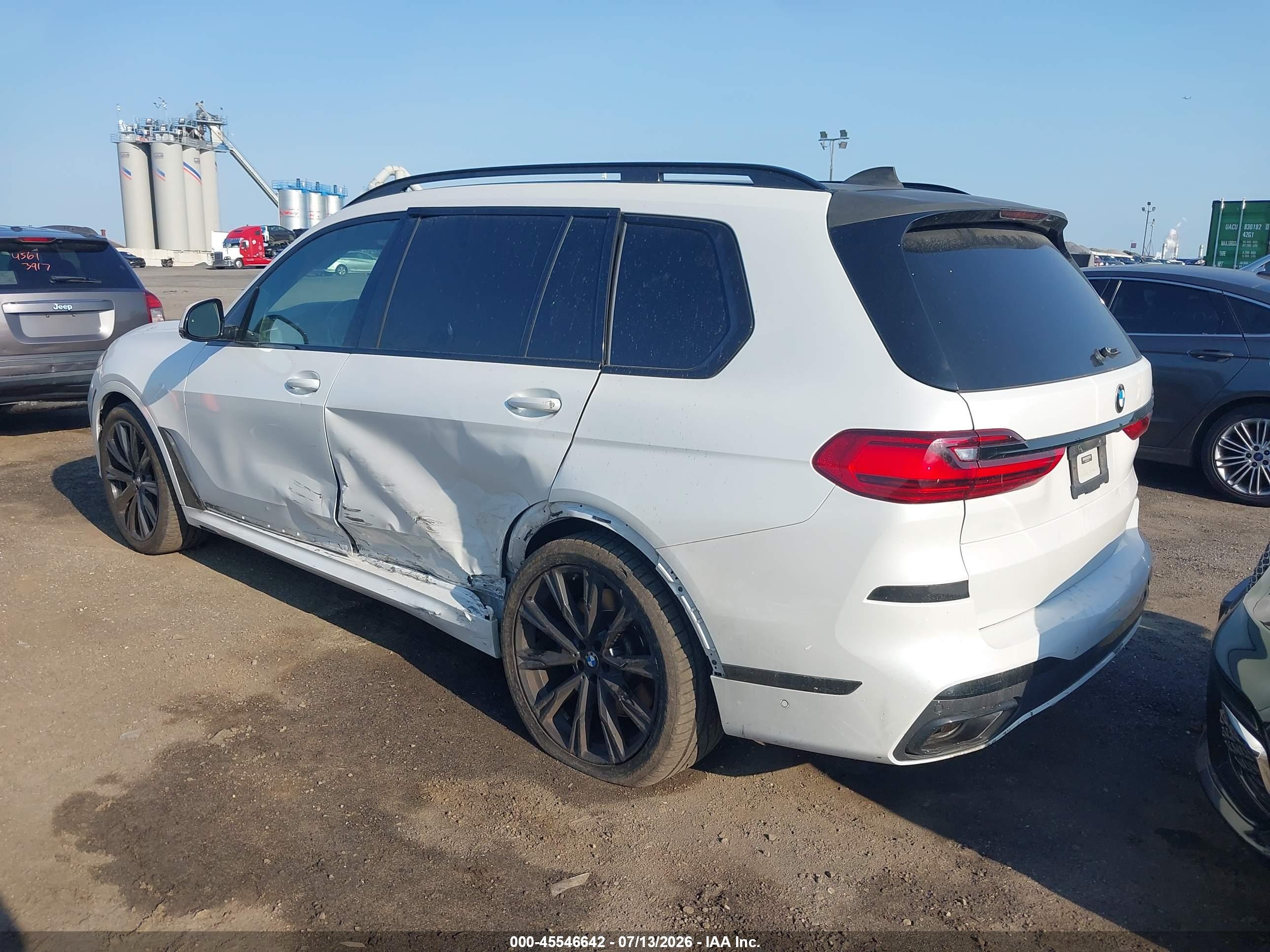 2021 BMW X7 M50I