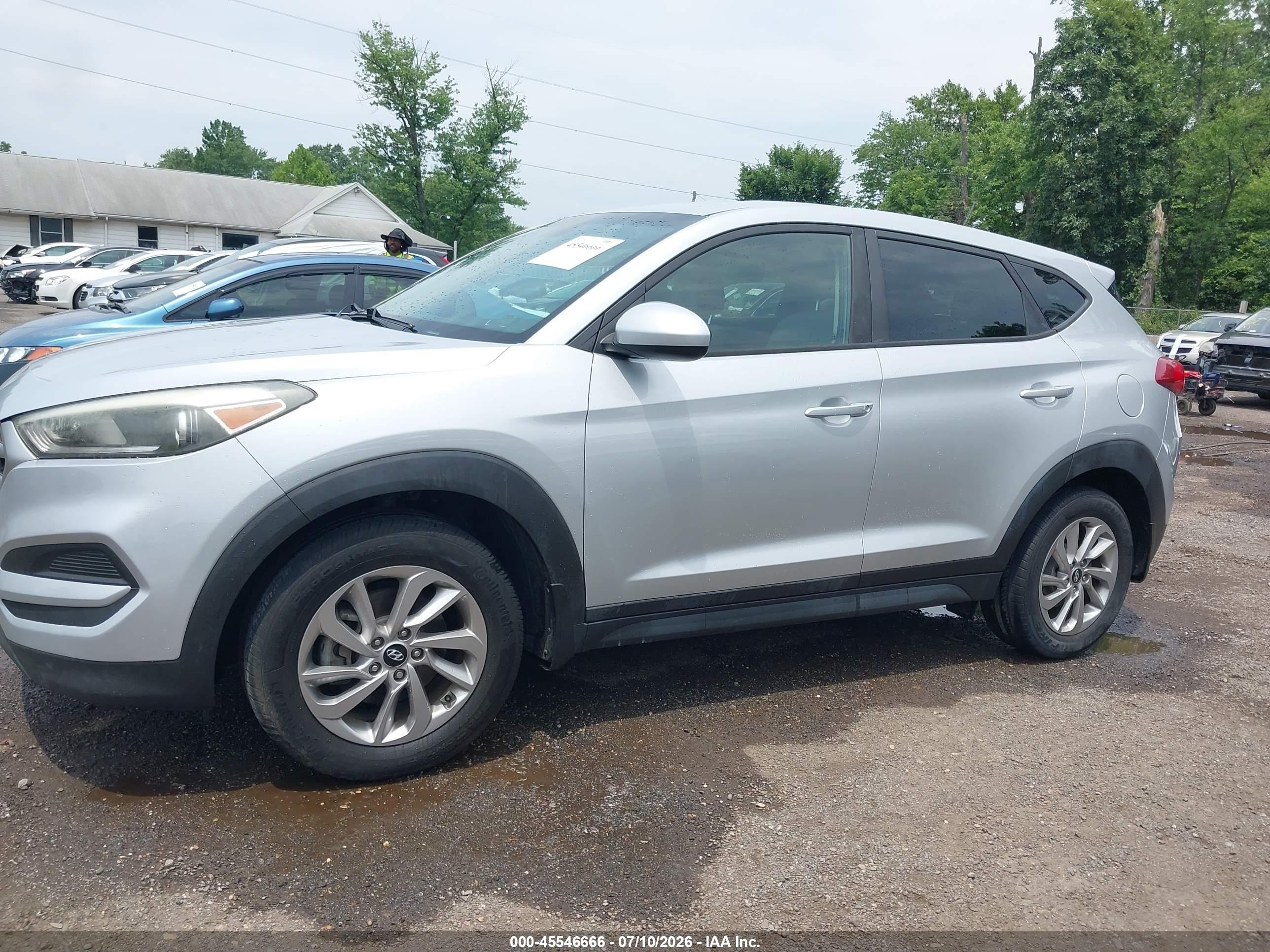 2017 HYUNDAI TUCSON SE