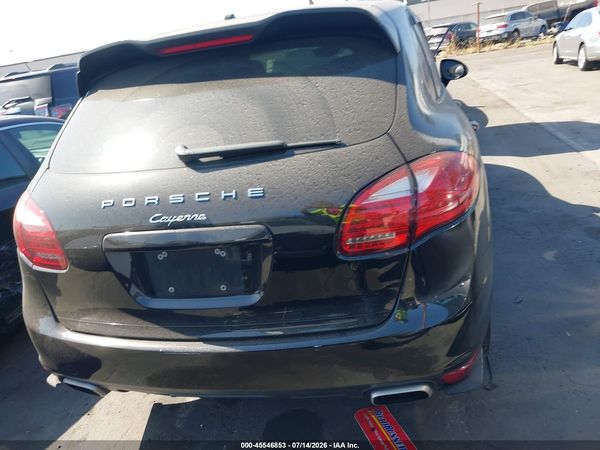 2012 PORSCHE CAYENNE